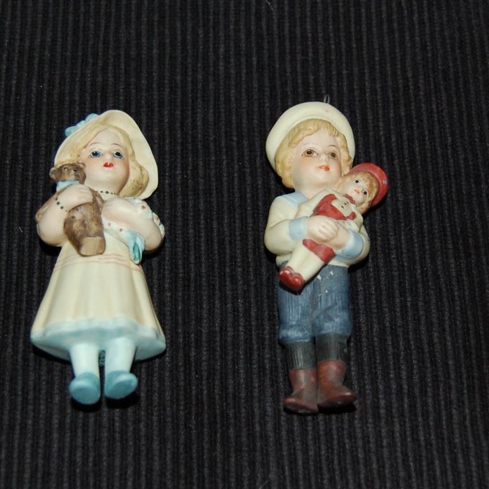 2  Vintage Jan Hagara 1988 Ornament Figurines "Meg" and "Stephen" 3 1/4"